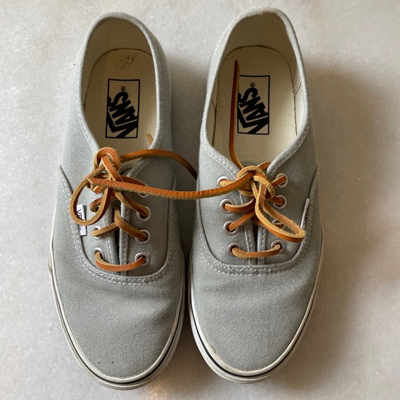 Vans The Authentic Low Top Shoe with Leather Laces - Picture 2 of 5